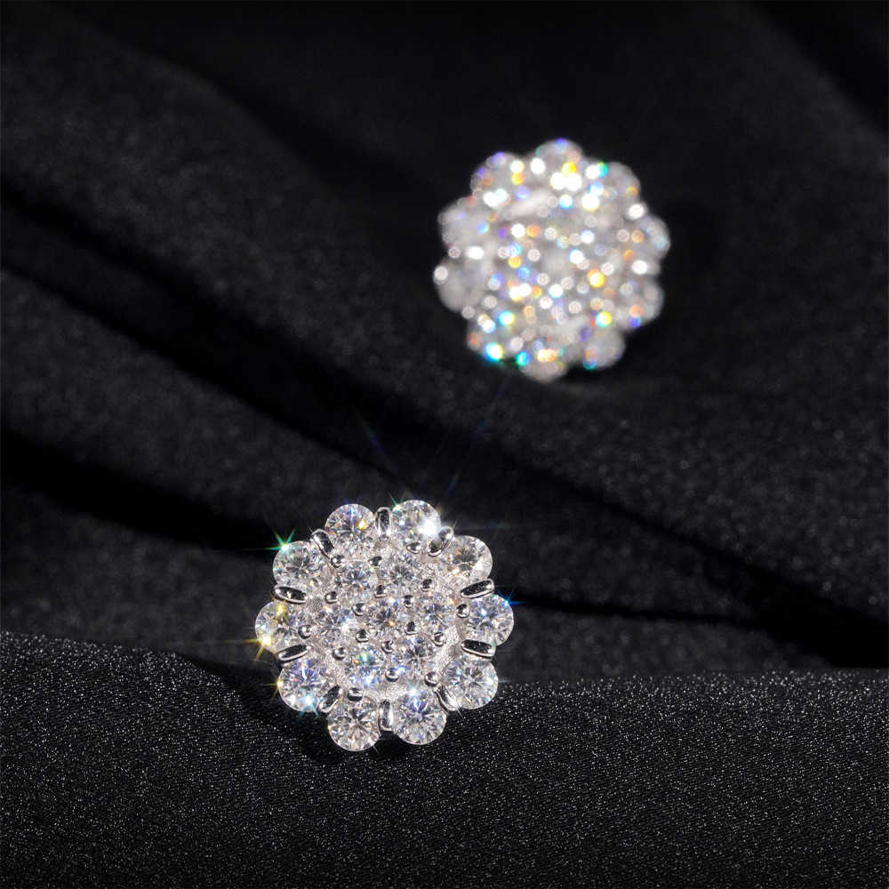 New product 925 silver D color 2.0mm moissanite flower design fashionable earrings straight exquisite jewelry