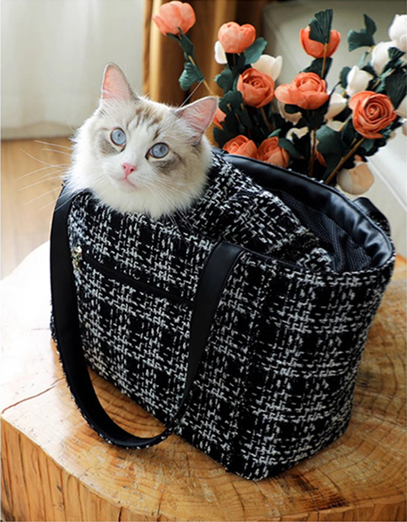 Fashion Pets Carrier Bag, Cats Carrier Purse with Pearl Chain Decoration, Soft Cotton Fabric Dogs Carrier for Walking Shopping, Luxury Style Dogs Hand