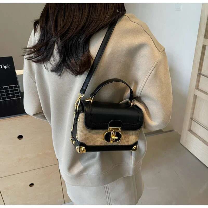 Fashionable Single Shoulder Crossbody Versatile Retro Hand-Held Small Square Bag, Popular Contrasting Color Box Bag