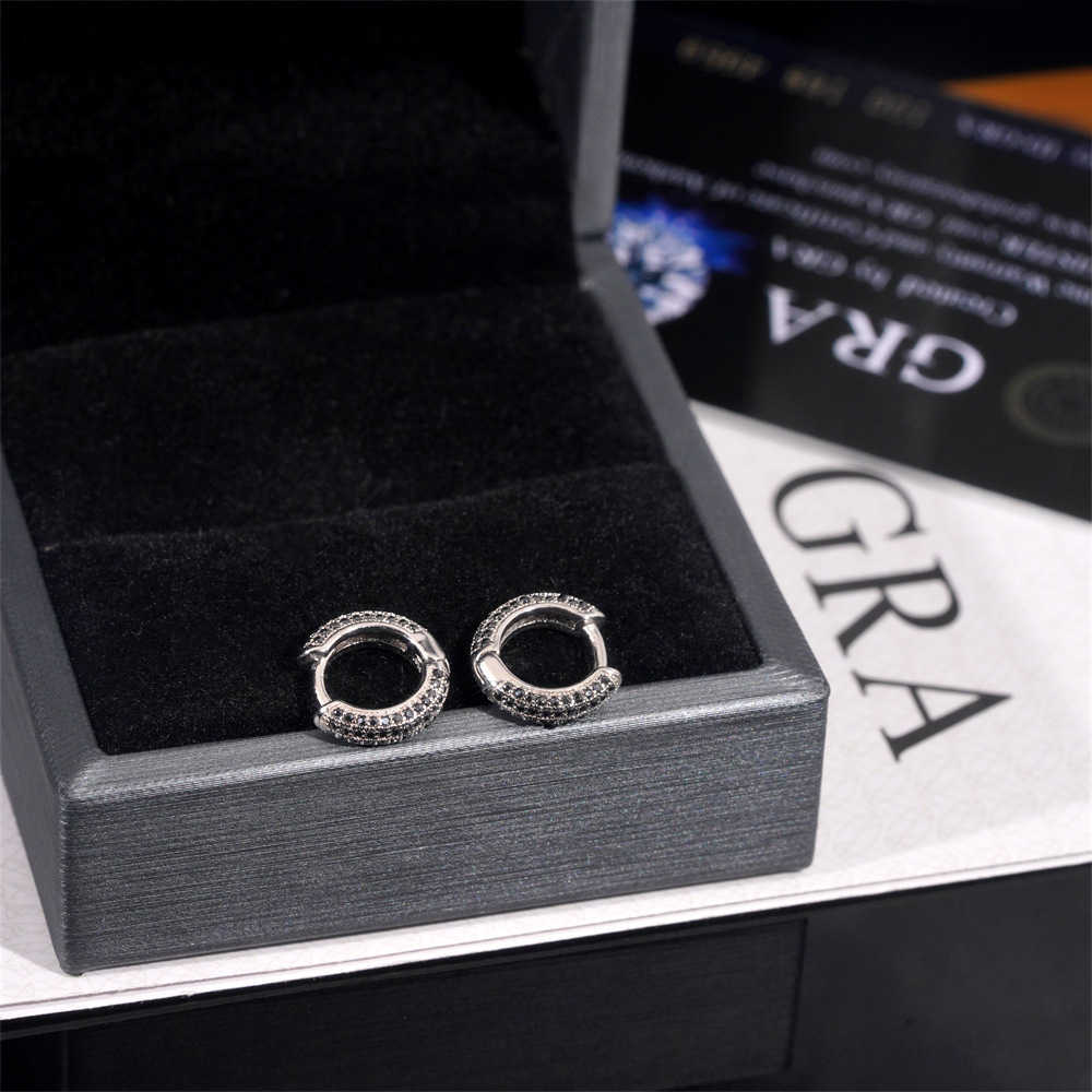 Super Yue launches 925 silver vv vs full diamond black moissanite unique ear ring TK drainage focusing on dark series