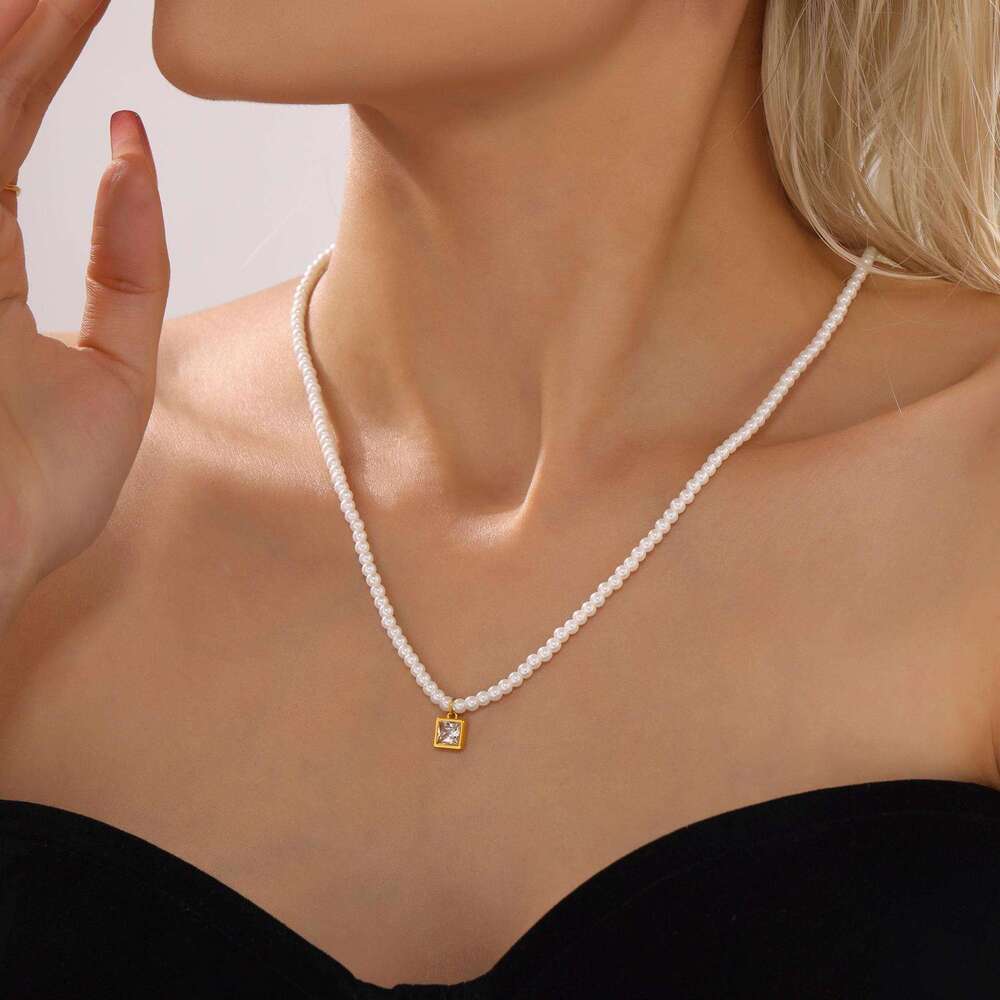 Elegant temperament square sugar, Shi Jiabei bead geometric shape inlaid with zircon pendant, collarbone necklace, women's stainless steel gold-p