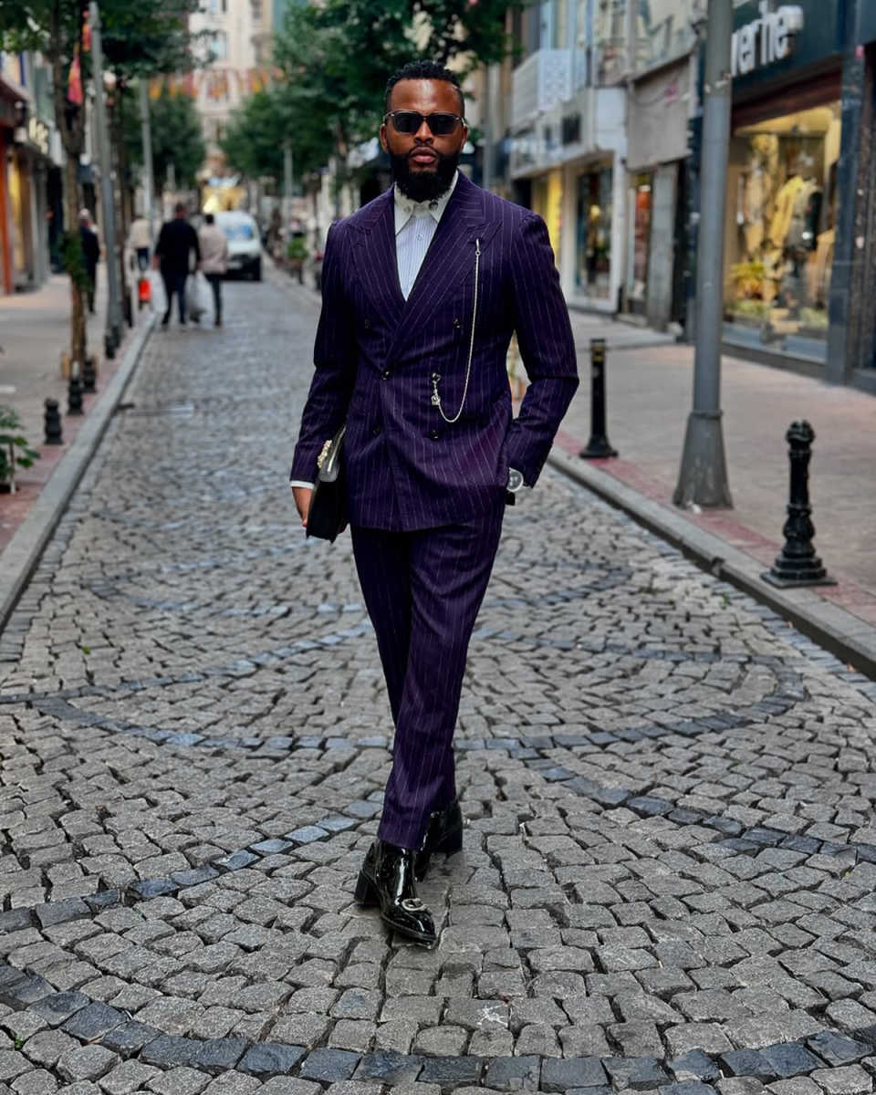 Simple Wedding Tuxedos Pinstripe Double Breasted Men Suits Peaked Lapel 2 Piece Set Jacket Pants Handsome Groom Blazers Customized