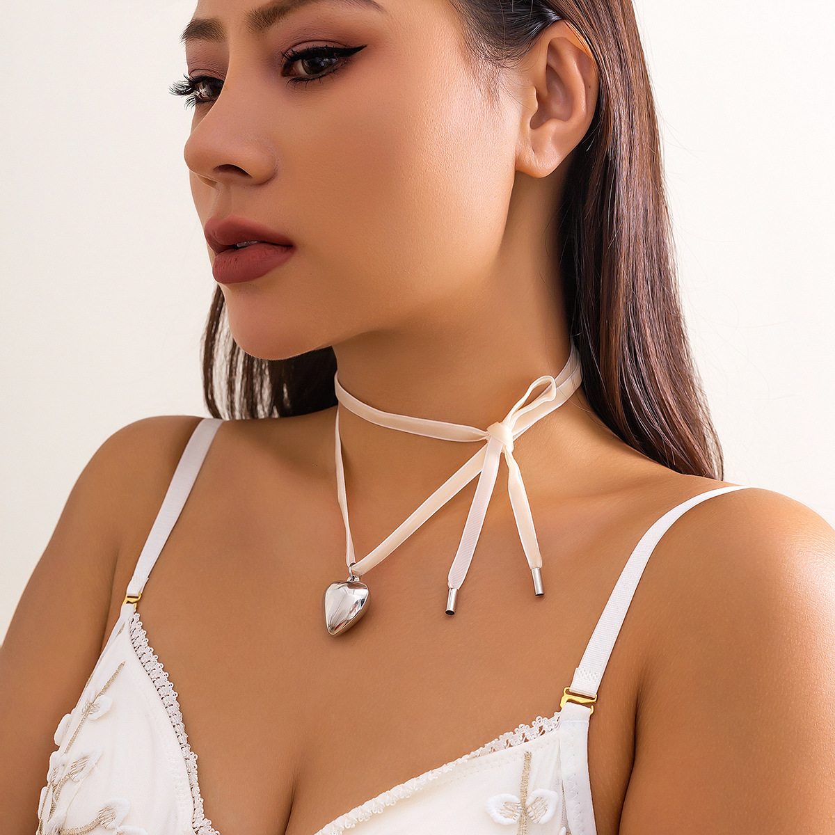 designer Jewelry Long Pull Love Choker Women's Versatile Heart shaped Pendant Veet fashion Lace Necklace