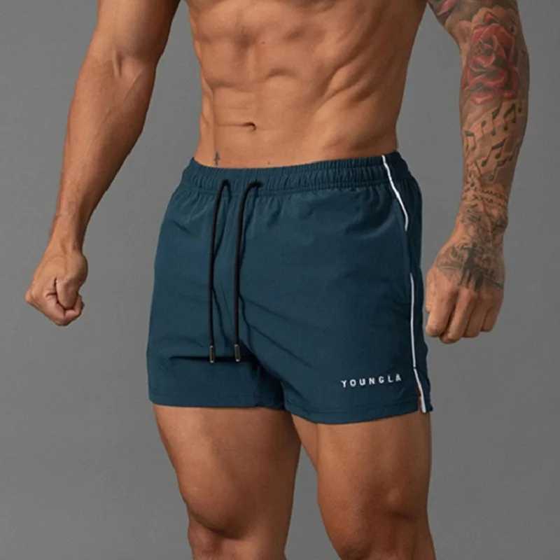2023 New Summer Mens Leisure Sports Outdoor Shorts Breathable Leisure Running Fitness Three-point PantsXJ250213
