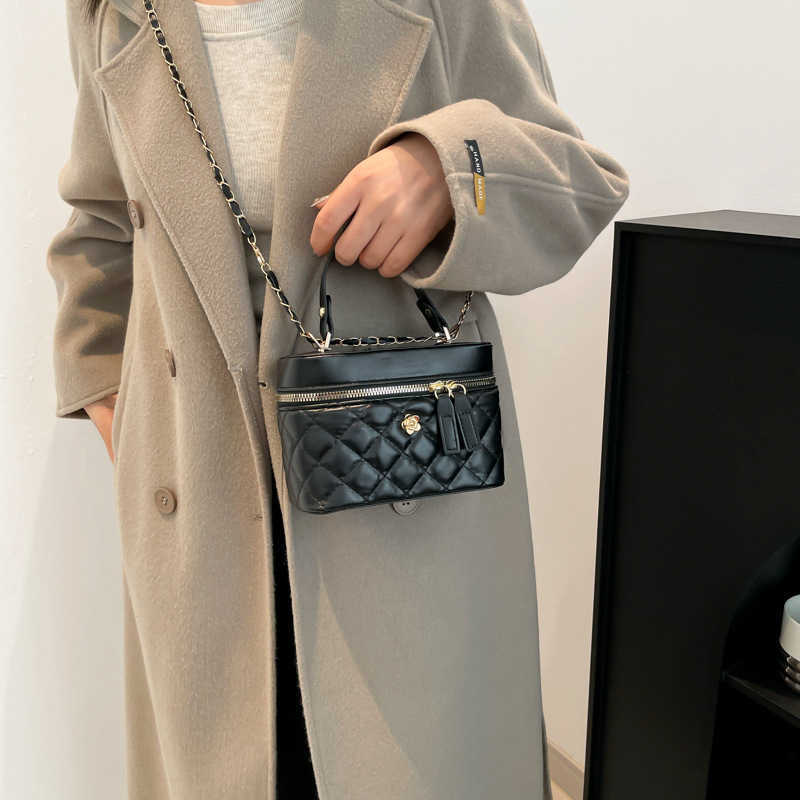 Designer Fashionable Xiaoxiang Feng Shui Bucket Bag for Women New Edition niche dia grid chain shoulder high-end mini crossbody bag