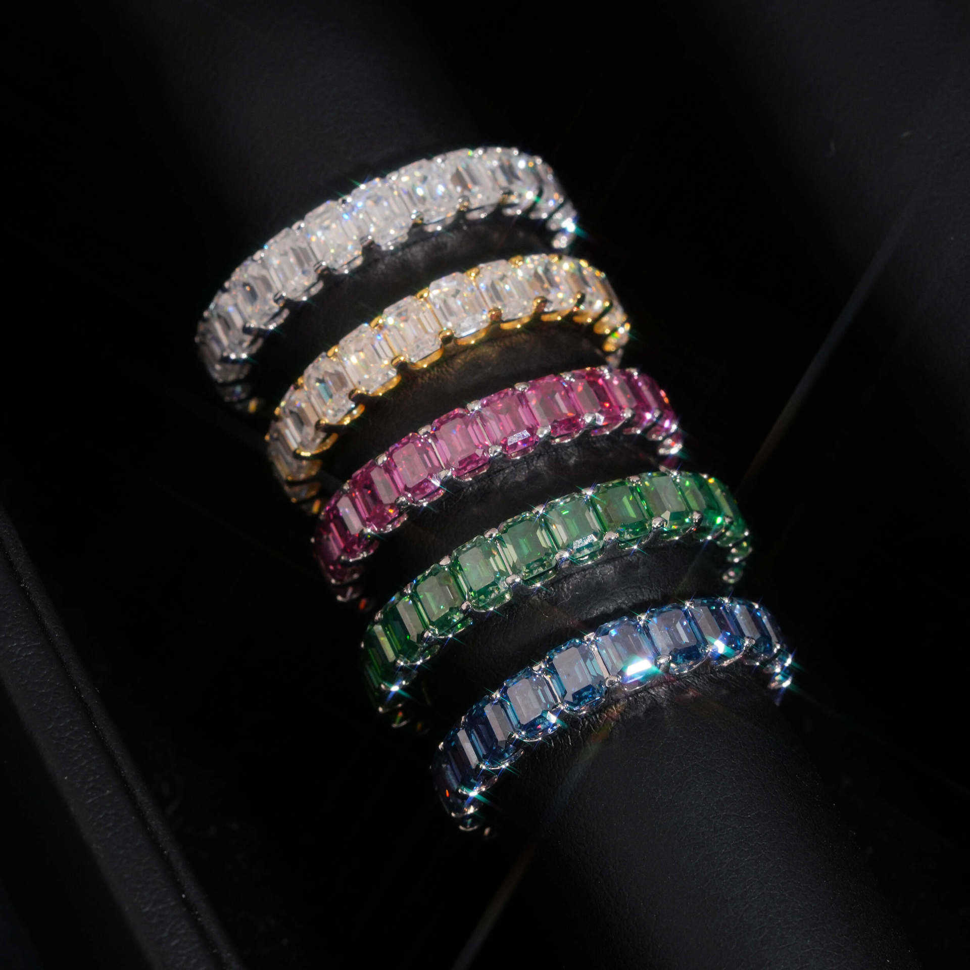 Hot selling S925 silver 0.3ct emerald cut ring with full set colorful moissanite single row mens and womens rings