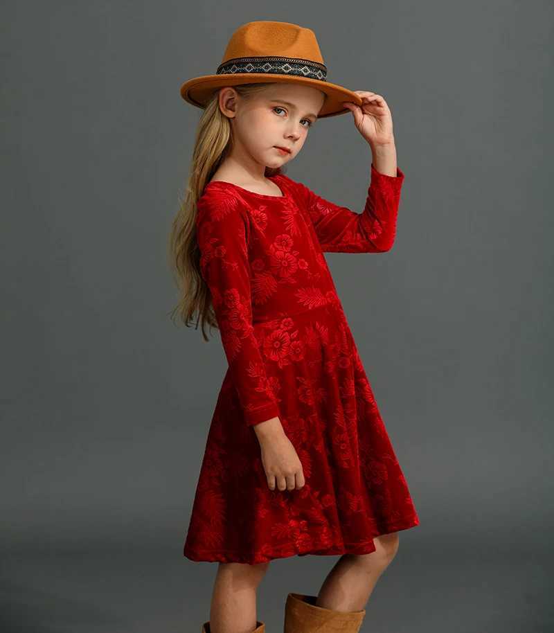 New Winter and Autumn Velvet Emed Dress for Preschool Girls Long Sleeve Swing A-Line Twist Skateboard Dress for 2-8 Years Z250214