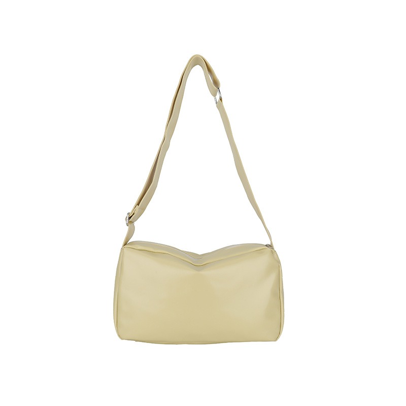 Spacious Women's Leather Tote with Stylish Messenger Design for Everyday Use