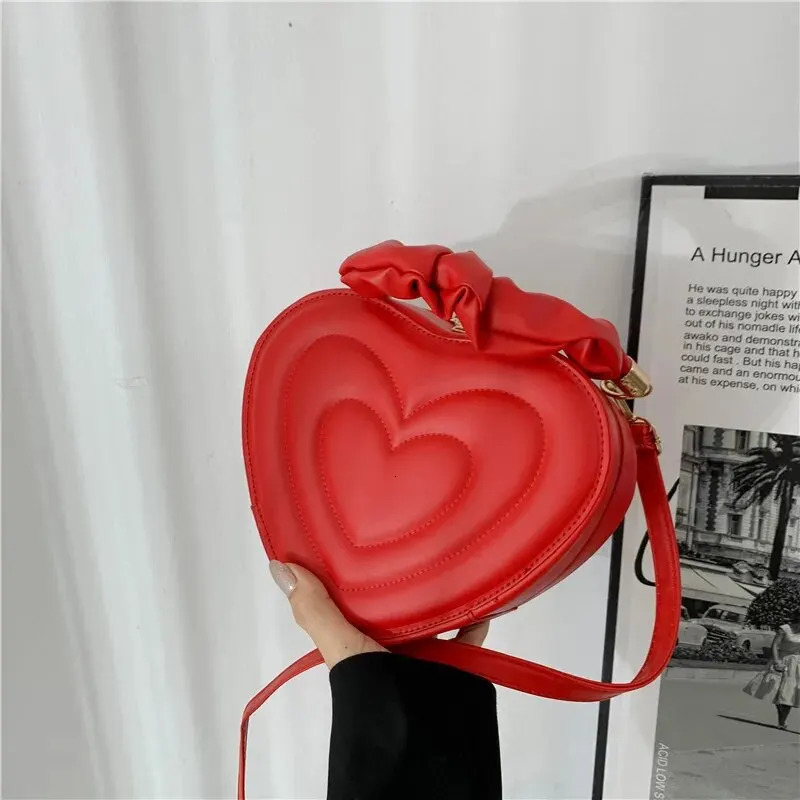 Quilted Handle Women PU Leather Shoulder Bag Fashion Heart Solid Color Crossbody Bag 250207