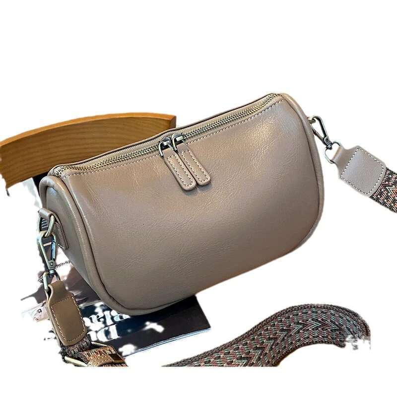 2024 New Versatile Crossbody Small Fashionable Moon Bag, Genuine Leather, Niche Design, Textured Shoulder Bag