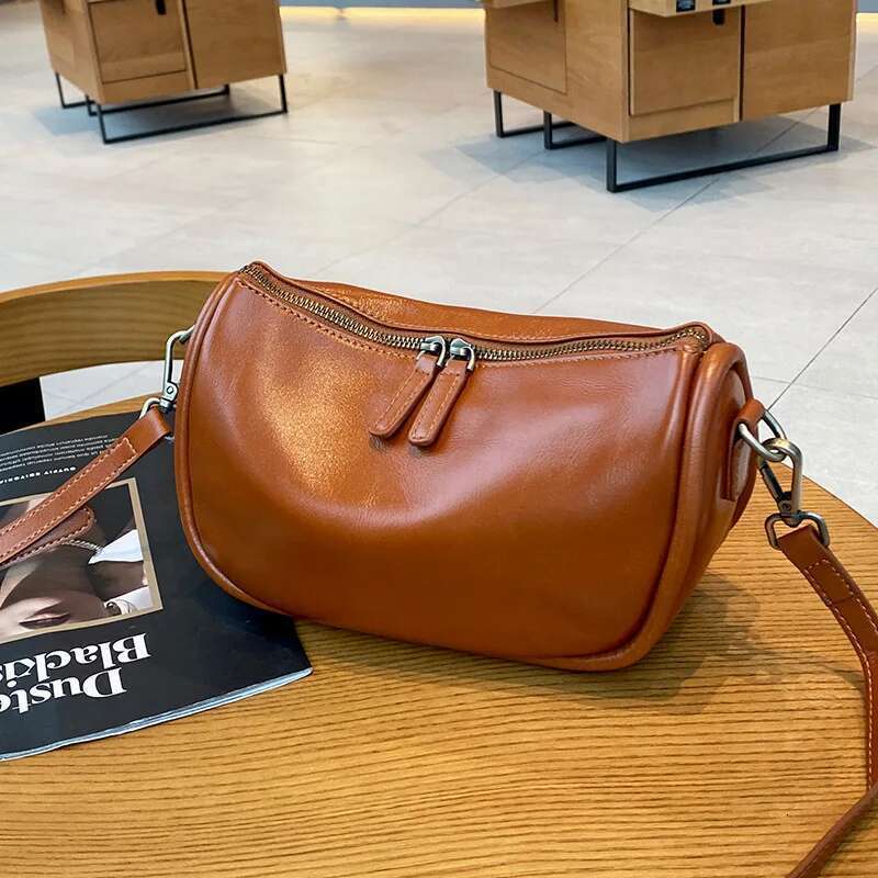 2024 New Versatile Crossbody Small Fashionable Moon Bag, Genuine Leather, Niche Design, Textured Shoulder Bag