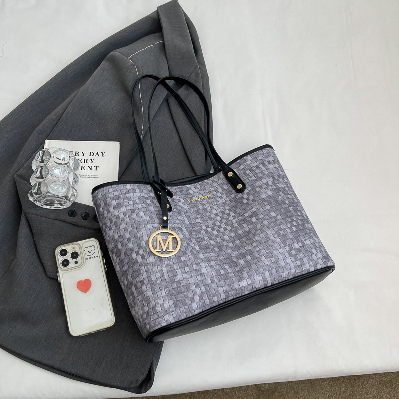 Free shipping 2025 designer Shoulder totes Bags For womans ladies flap square bag woven pattern handbag women high-capacity crossbody bag