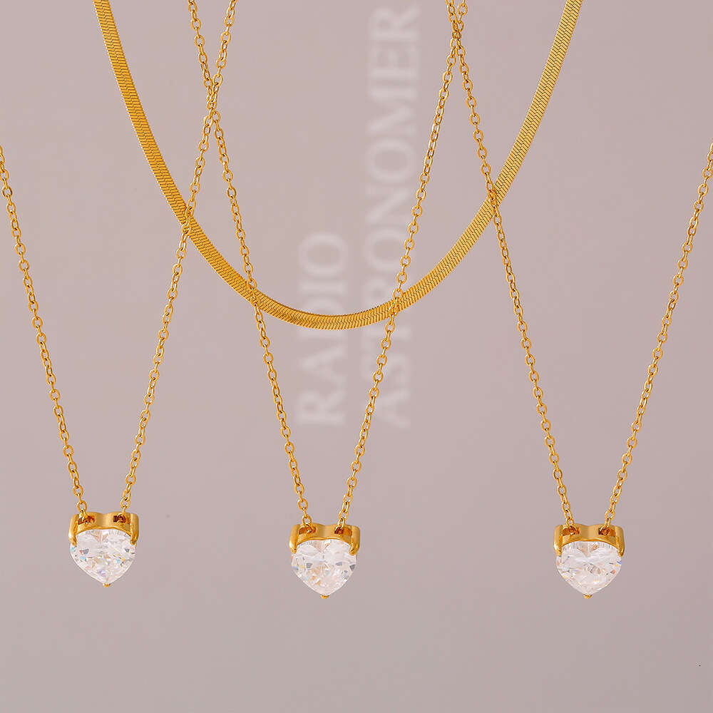 New niche love zircon pendant, layered collarbone chain, women's minimalist temperament, titanium steel gold-plated necklace