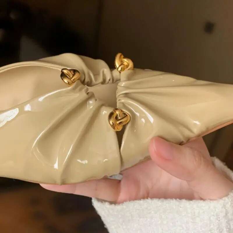 Pleated Flat Slipper Women Shoes 2024 Summer Fashion Hollow Out Mules Sandal Pointed Toe Slip On Dress Outdoor Slides Pumps