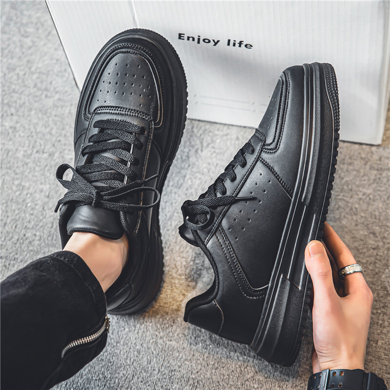 2025 New Chef Men's Shoes Summer Designer Kitchen Specific Anti Slip Waterproof Sports Casual Black Leather Board Shoes