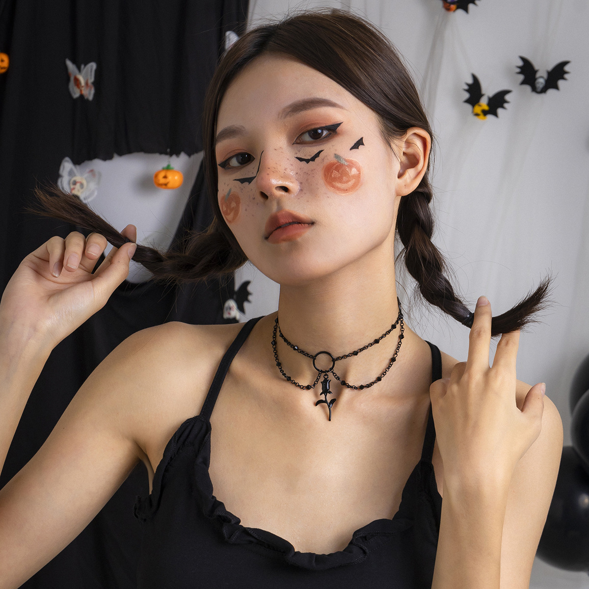 Woman fashion Jewelry minimalist black rose collarbone chain Halloween imitation crystal tassel necklace for women