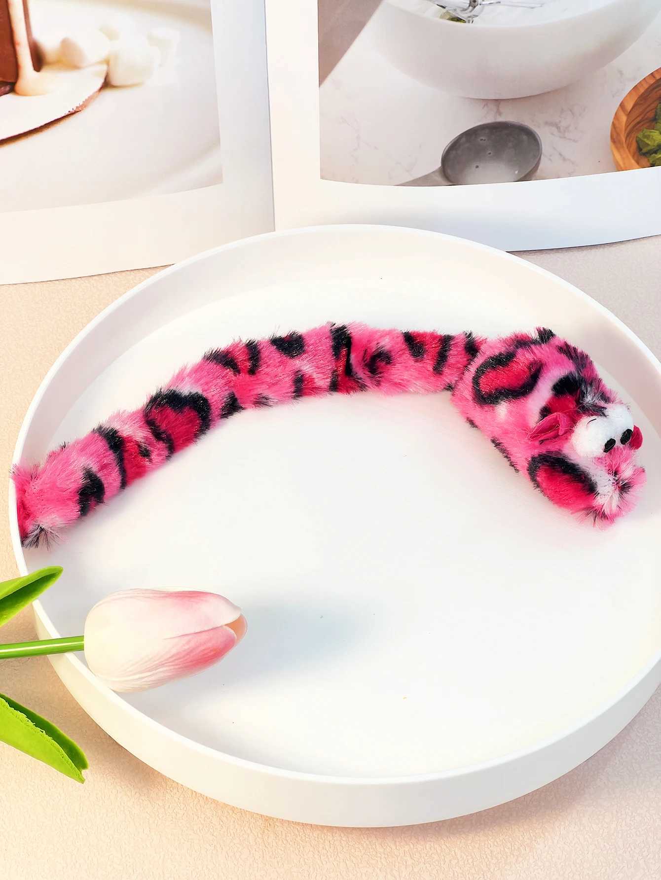 A long-tailed stuffed mouse cuddle toy tail has a rustling interactive fun since hi cat toyT250214