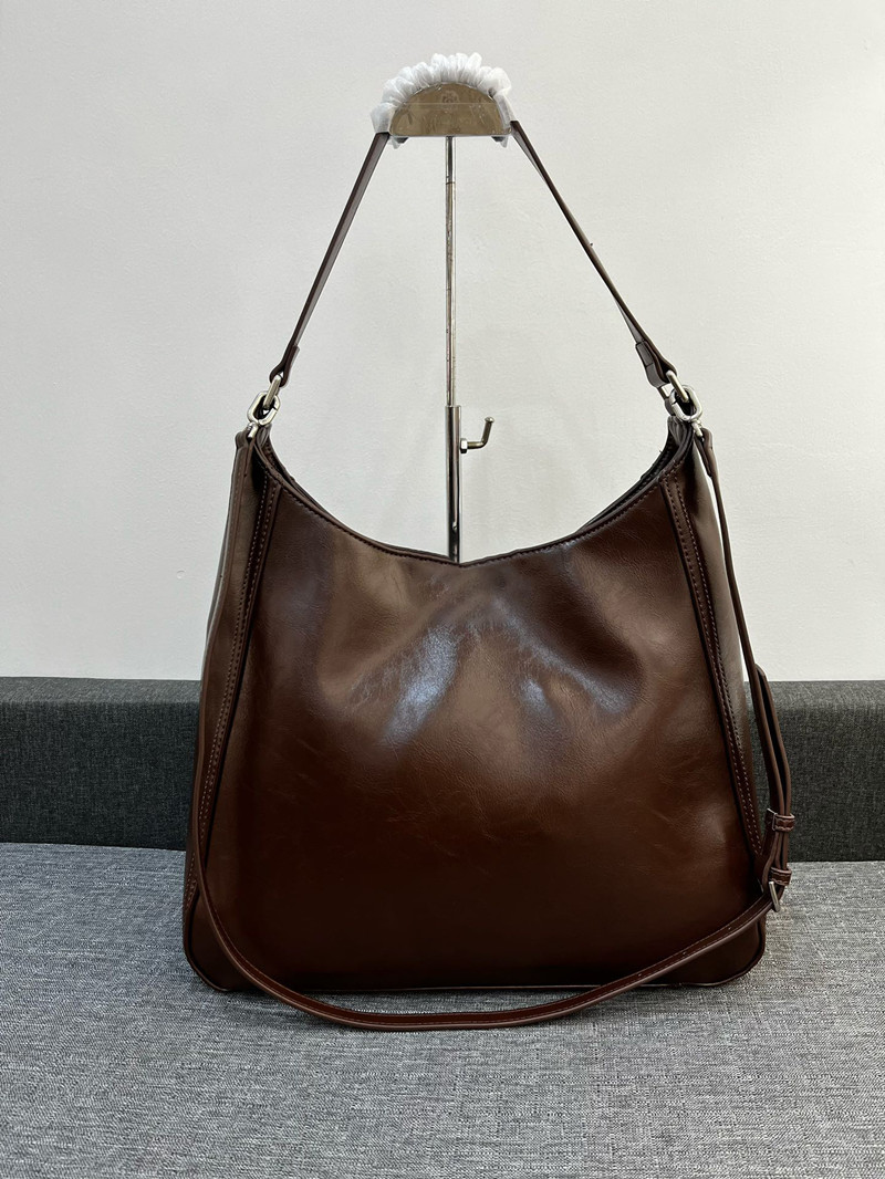 Designer oil wax leather Reticule Shoulder Bag For Woman Underarm Bag Fashion Lady Handbag