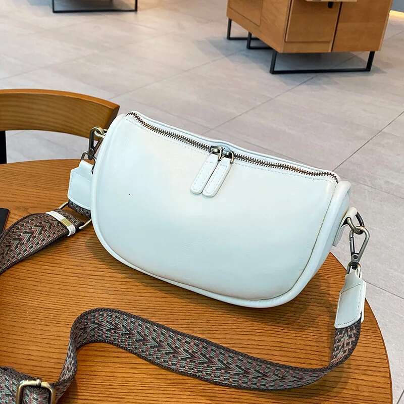 2024 New Versatile Crossbody Small Fashionable Moon Bag, Genuine Leather, Niche Design, Textured Shoulder Bag