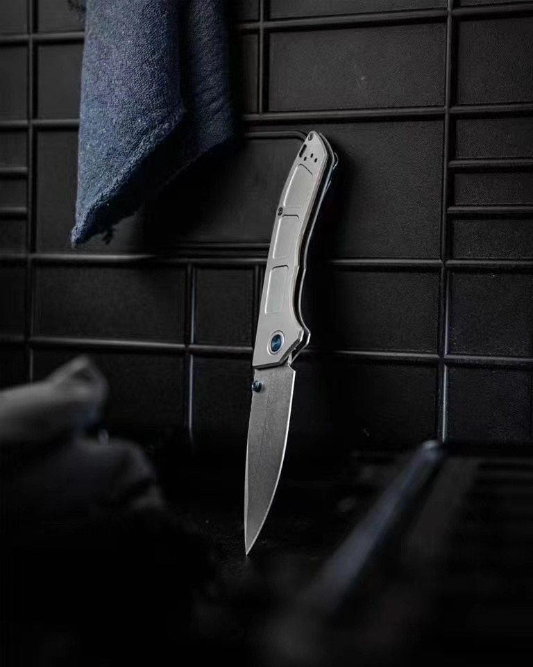 Hot 748 Narrows AXIS Folding Knife 3.14 M390 Satin Drop Point Blade, Gray Titanium Handles