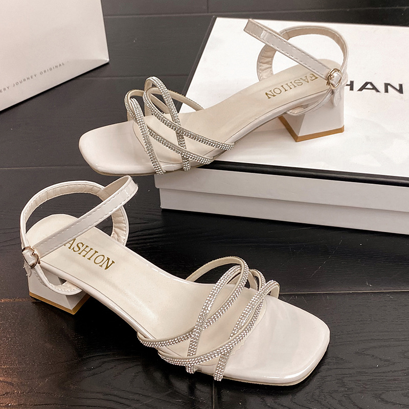 Women Sandals Fashion High Chunky hot Heel Dia NEW hot Chain Design Versatile Triple Beige Free shipping