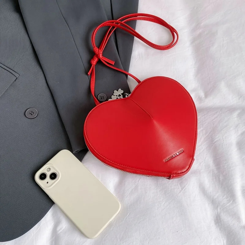 Western Style Womens Love Shaped Bag Valentines Day Solid Color Small Bag Textured Gift For Girlfriend 250207
