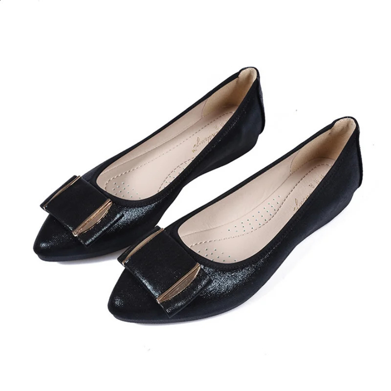 spring and autumn single shoes flat scoop shoes round head soft bottom shallow mouth mother shoes large size WSH2476 250214