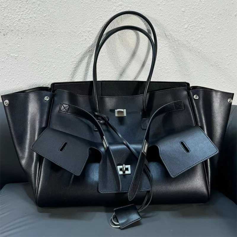 Designer Lock Wings Shoder BagLarge Capaci Cmuting Tote BagLuxury Genuine Leather Locotive BagVersatile Wen Handbag Z250318