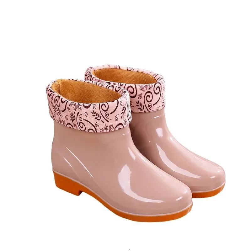 Fashionable Womens Short Sleeve Rain Shoes Cotton Lined Non-slip Rain Boots Fleece Lined For Adults Kitchen Work Shoes 250213
