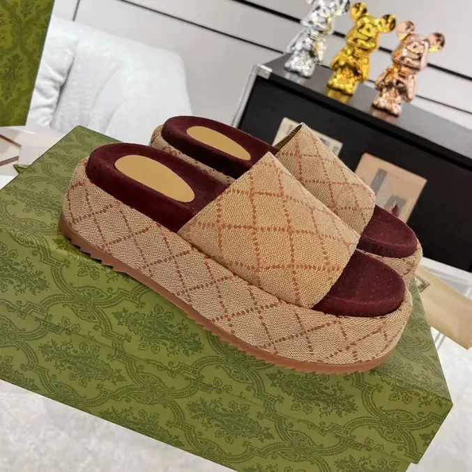 Designer Slippers for woman wedge thick heel sandles sandel slipper platformt sandals Men casual shoes summer flat fashion beach slides slippers