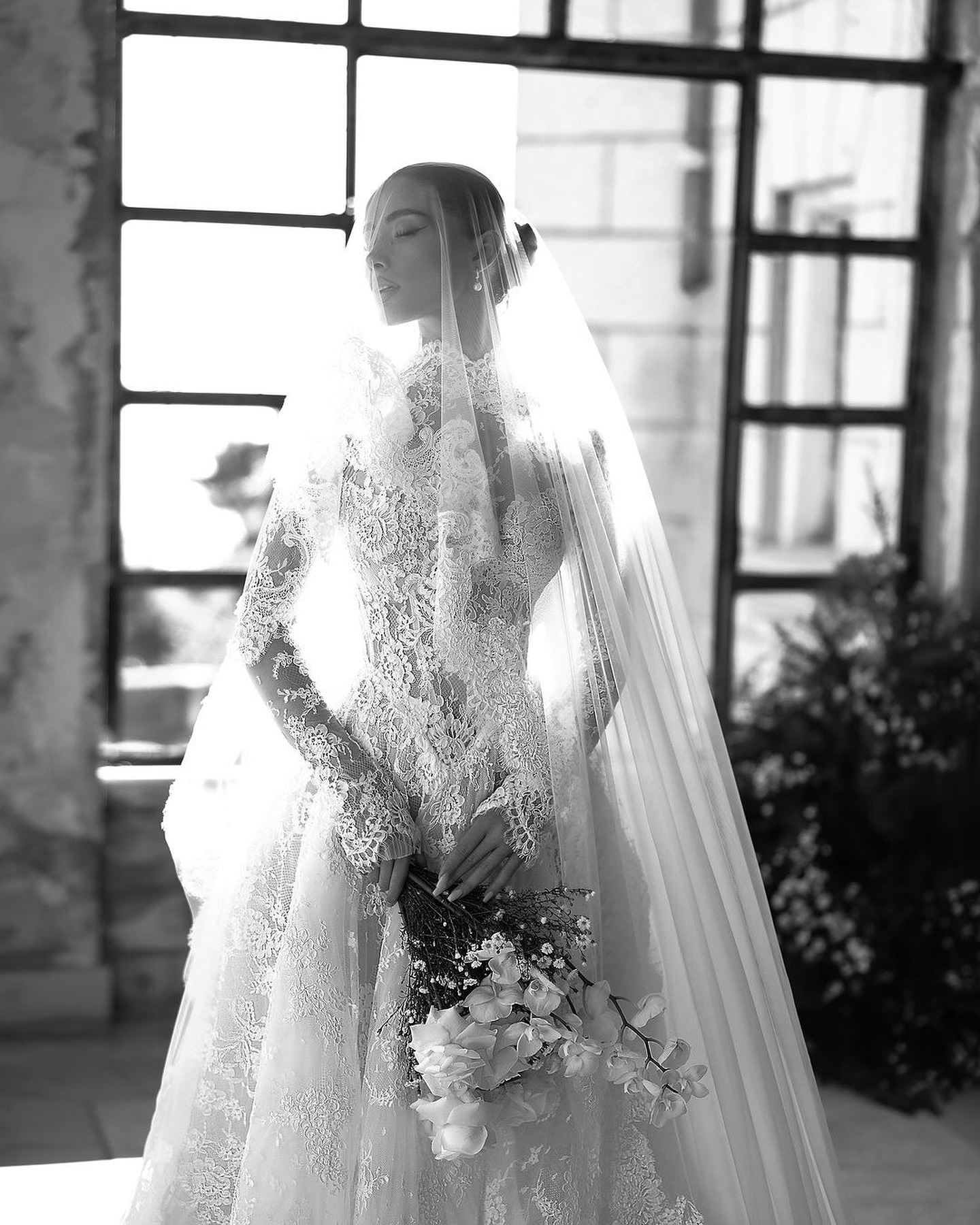 Modest lace dresses bridal gowns A e high neck illusion long sleeves wedding dress sweep train vestidos de novia