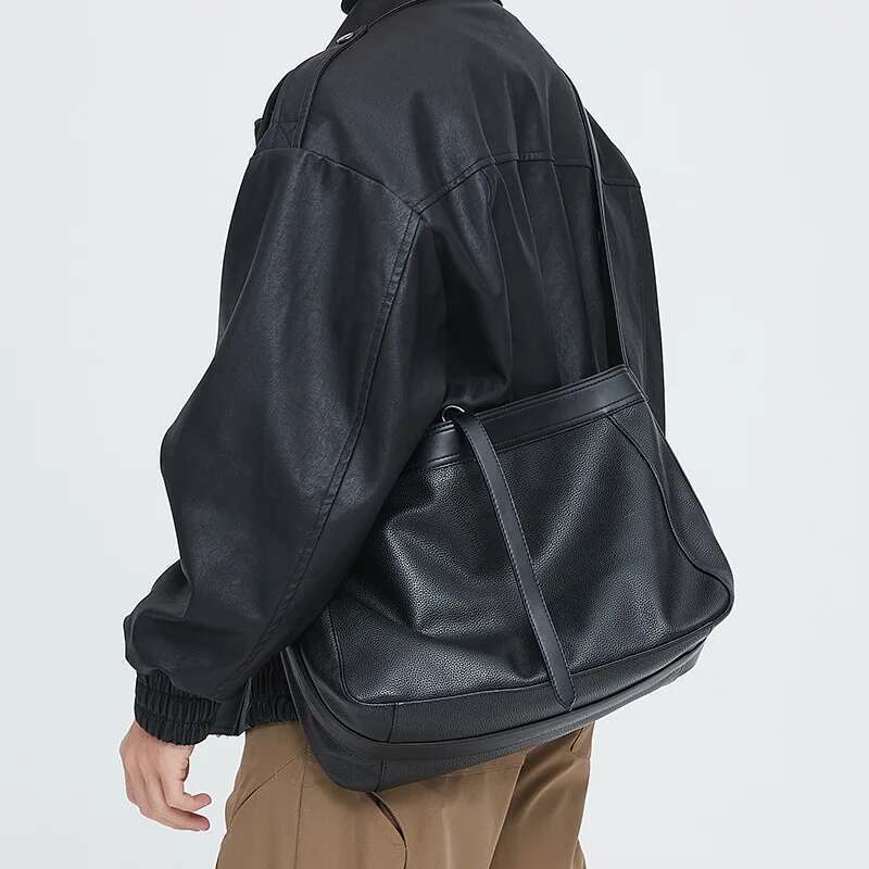 Men's Lychee Patterned Soft Leather Crossbody Simple Daily Commuting Shoulder Bag