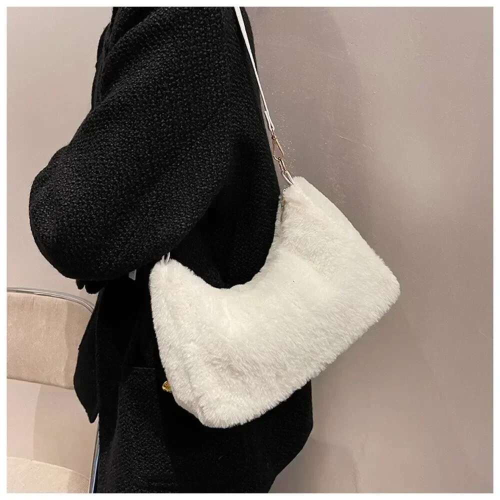 New Plush Shoulder Bags Femme Designer Soft Winter Ladies Clutch Purse Handbag Cute Fashion Party Underarm Bag