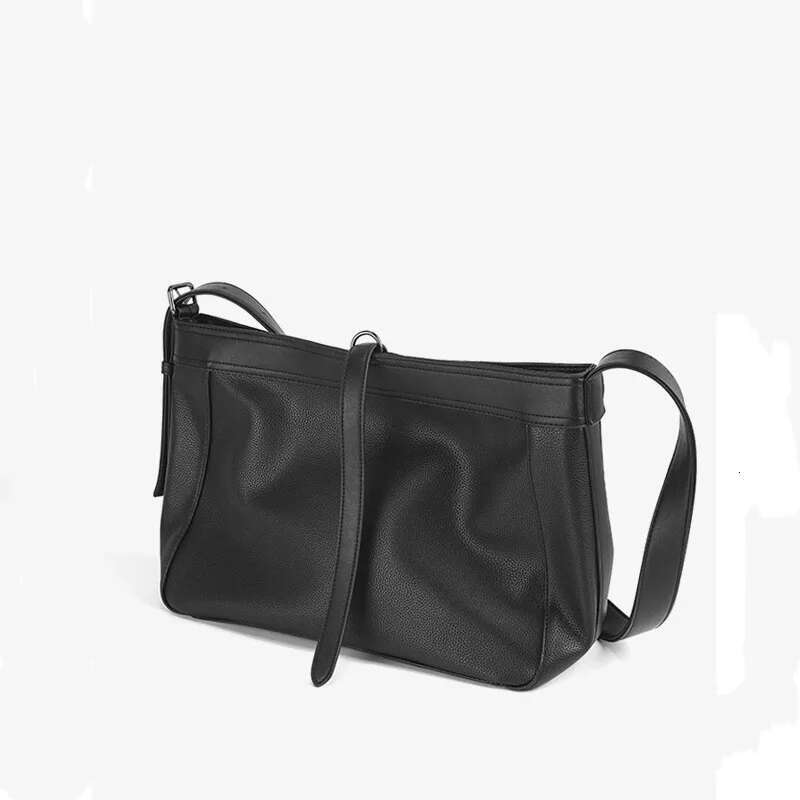 Men's Lychee Patterned Soft Leather Crossbody Simple Daily Commuting Shoulder Bag