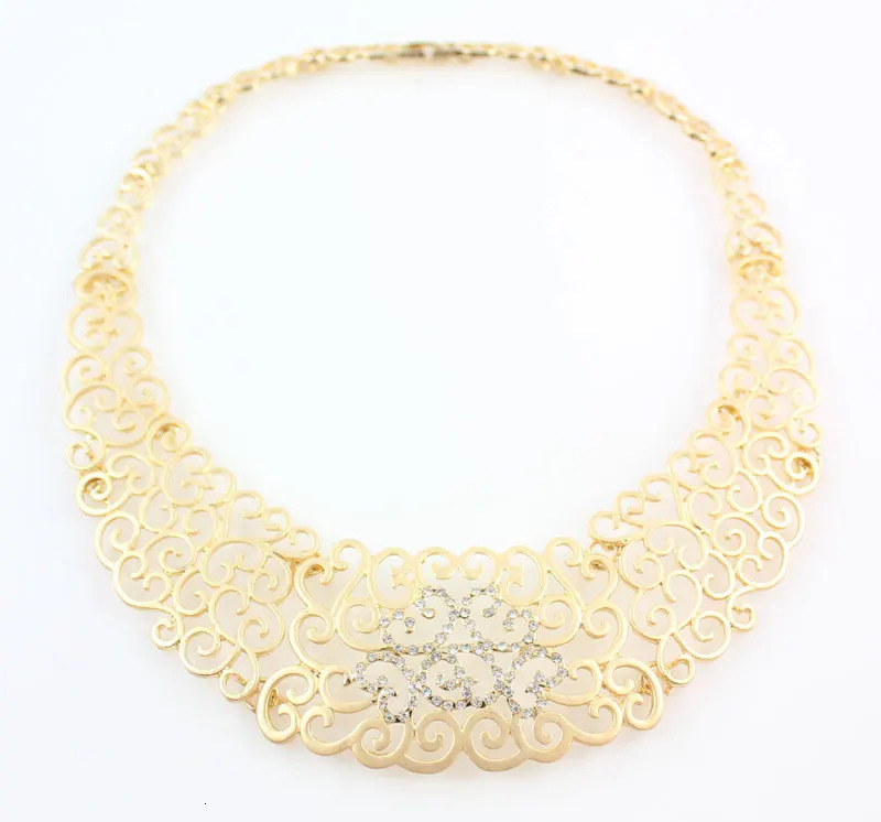 African Costume Jewelry Sets Gold Color Crystal Wedding Women Bridal Accessories nigerian Flower Pattern Necklace Set 250213