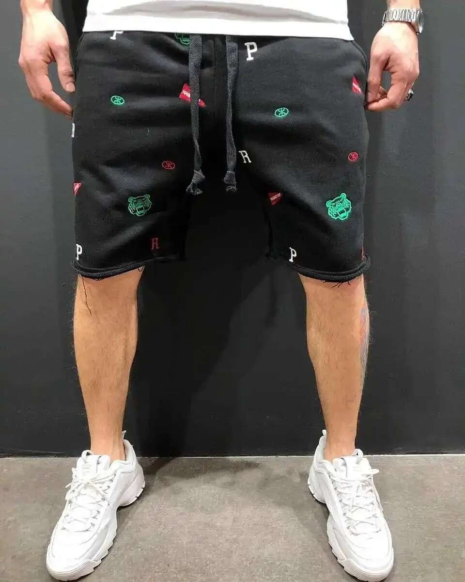 2024 New Spring Summer Shorts Relaxed Fit Breeches Bermuda Casual Pants Stick A Skin Social Cargo Short Men