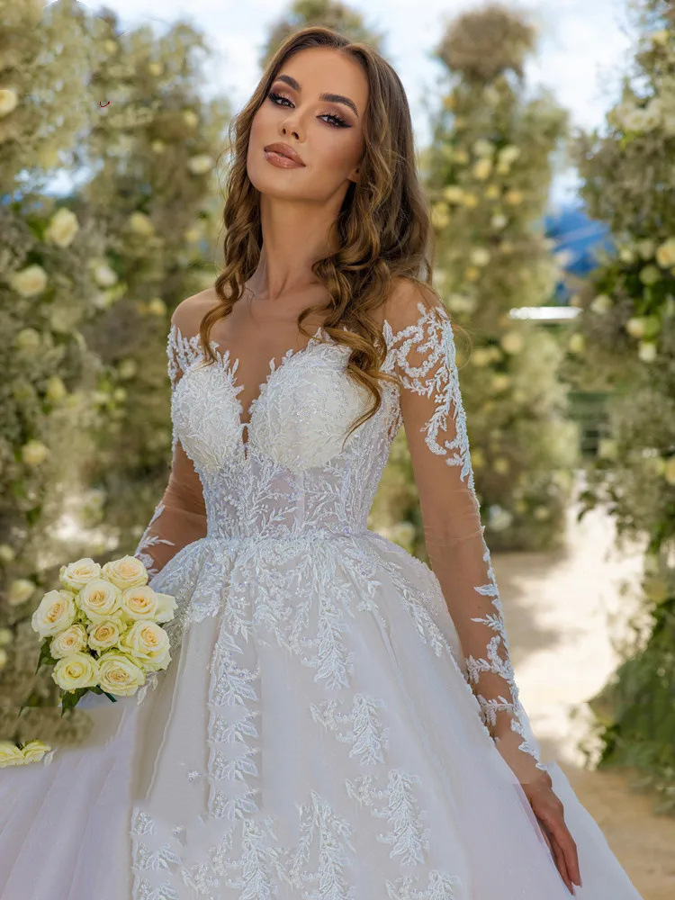 2025 Elegant A-line Bride Wedding Dresses Sweetheart Lace Appliques Sequins Tulle WomenButtons Bridal Gowns Vestido De Novia Robe Mariage