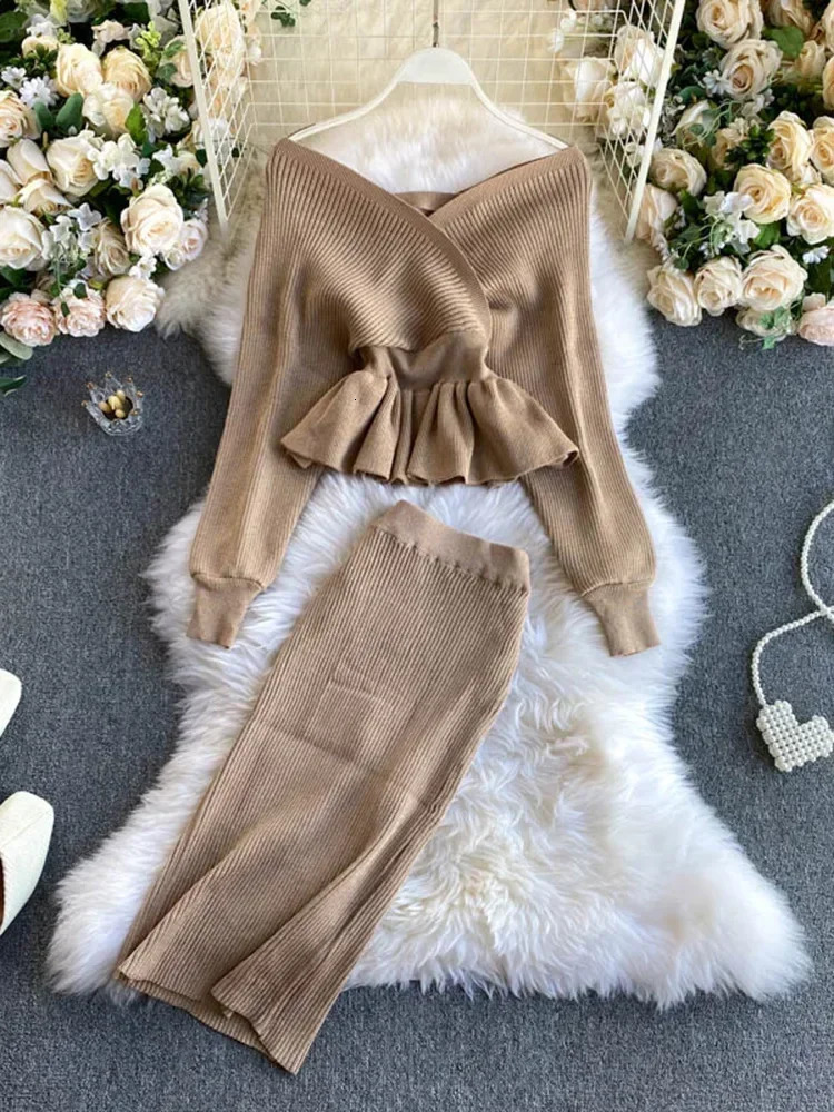 Womens Korean Style Cross V-neck Puff Sleeve Short Waist Top Elastic High Waist Pleated Skirt Knitting Two Piece D040 250210