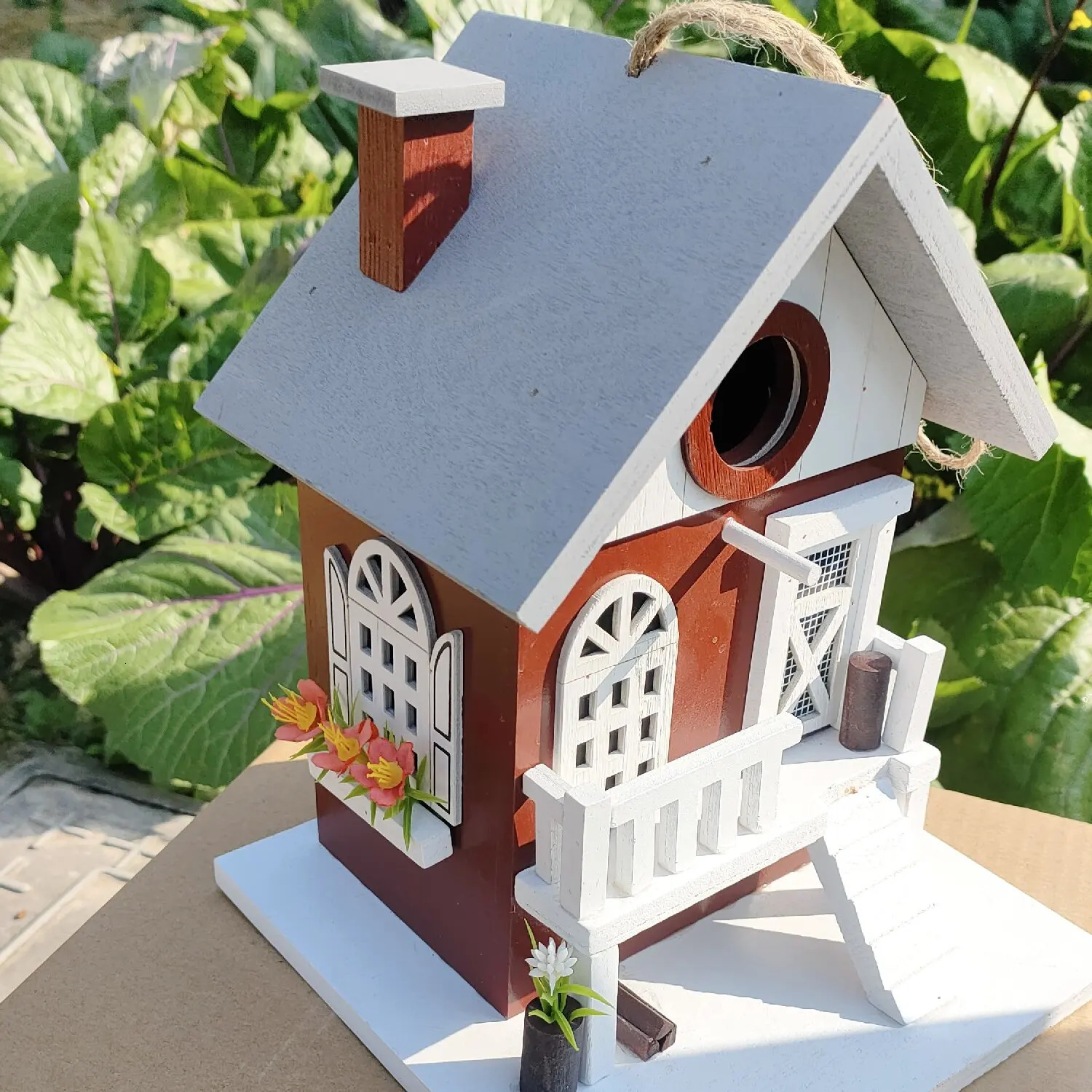 Wooden red birds nest hanging convenient birds nest to keep the bird house warm outdoor patio decoration fashion bird bedroom 250206