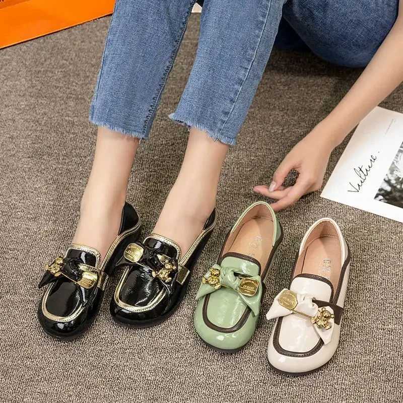 Round Toe Luxury Leather Casual White Wens Shoes Flat Flats Ladies Footwear Low Heel Elegant Proti High Quality Young Y250214