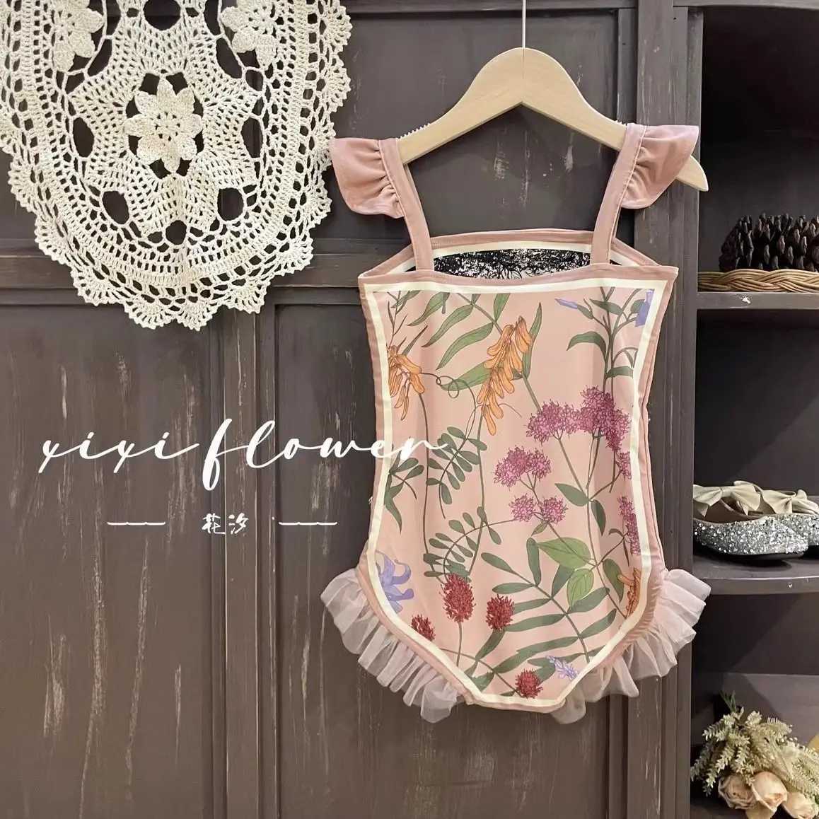 Childrens swimsuit suspender little girl summer baby bikini double-sided childrens lace swimsuit pink flowersXJ250214