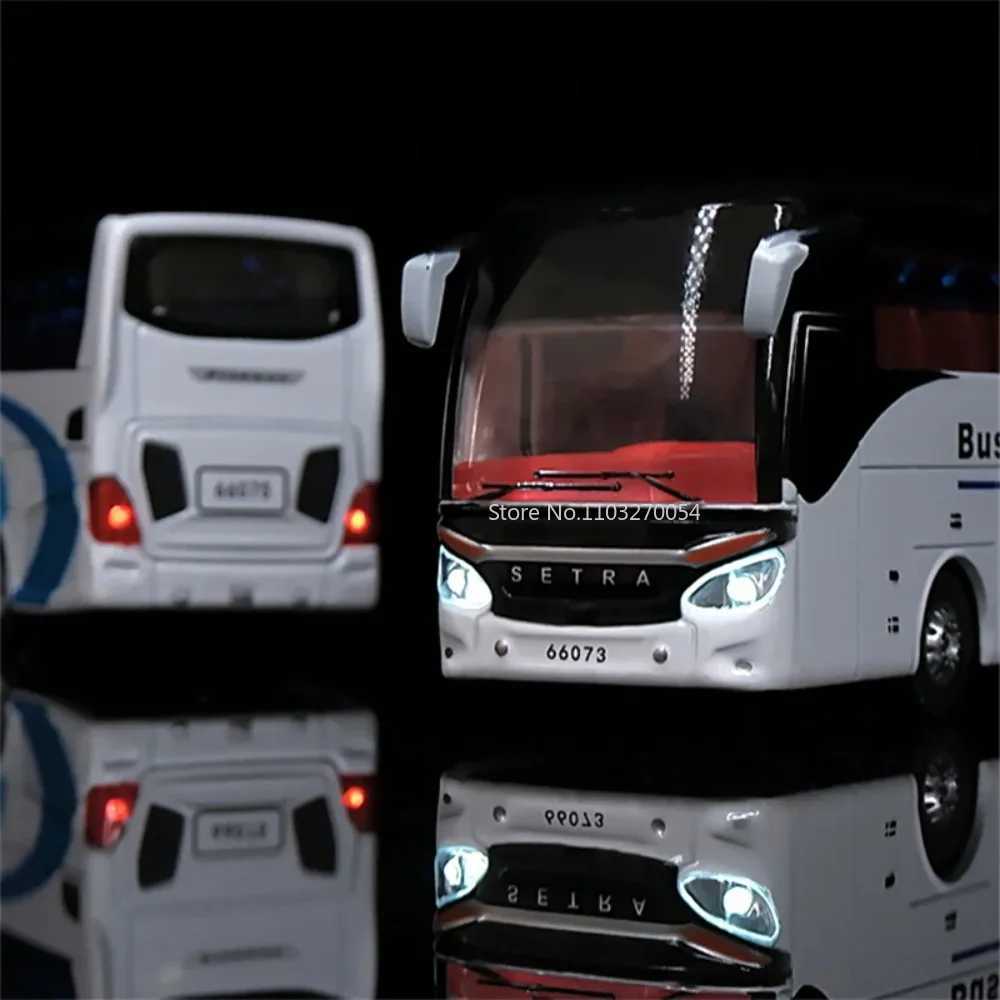 1/32 Alloy Single-layer Bus Car Model Toys Diecast Simulation Metal Business Bus Vehicle Sound Light Pull Back Children Gift ToyT250215