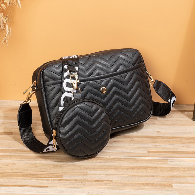 Women's Girls Korean Version Cosmetic V Pattern Fashion Embroidery One Shoulder Crossbody Bag Mother And Child