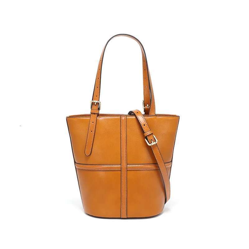 Vintage Vegetable Tanned Cowhide Tote Versatile Large Capacity Bucket Crossbody Bag