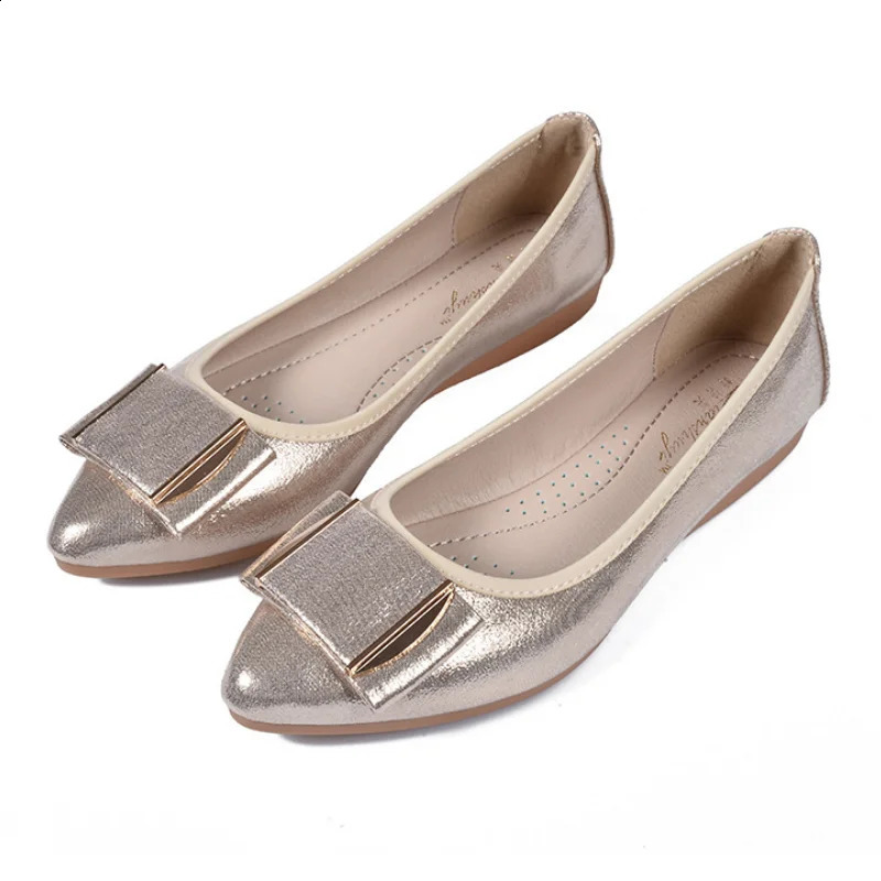 spring and autumn single shoes flat scoop shoes round head soft bottom shallow mouth mother shoes large size WSH2476 250214