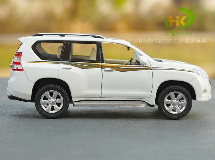 1 32 TOYOTA LAND CRUISER PRADO Alloy Metal Car Model Toys With Pull Back For Kids Birthday GiftsT250215