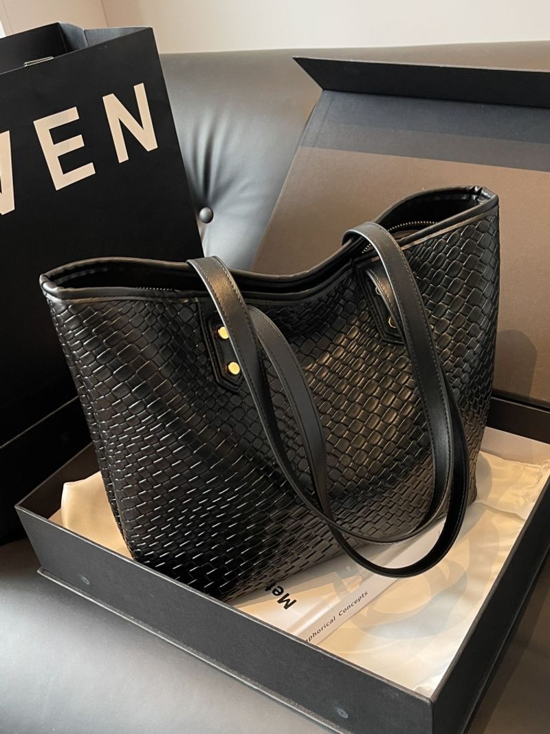 Large Capacity Woven For Women In , New Fashion Niche Commuting Single Shoulder Underarm Bag, Popular Tote Bag