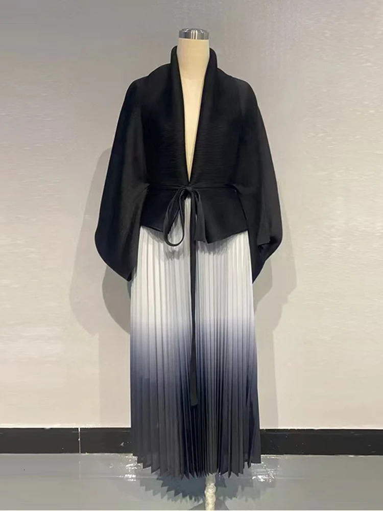 LANMREM Pleated Gradient Two-piece Set For Women Solid Color Irregular Coat With Elastic Waist Skirts Spring 2Z2501 250210