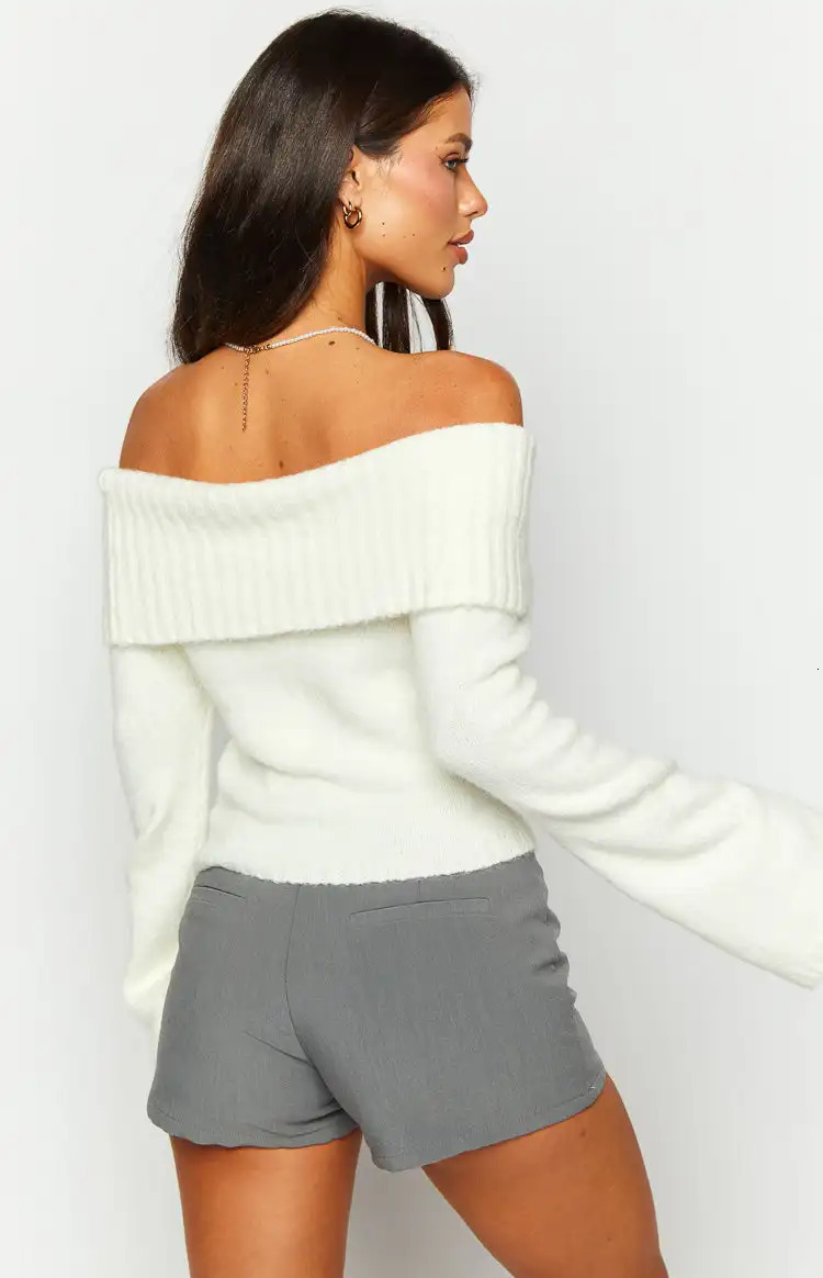 Elegant womens sweater with sexy shoulder rib splicing long sleeved slim fit autumn and winter street knitted sweater 250210