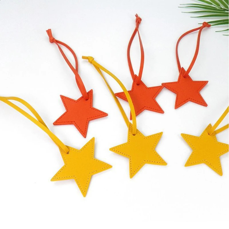 Free initials five pointed star leather luggage pendant star pu leather pendant bag pendant gift leather buckle keychain 250214
